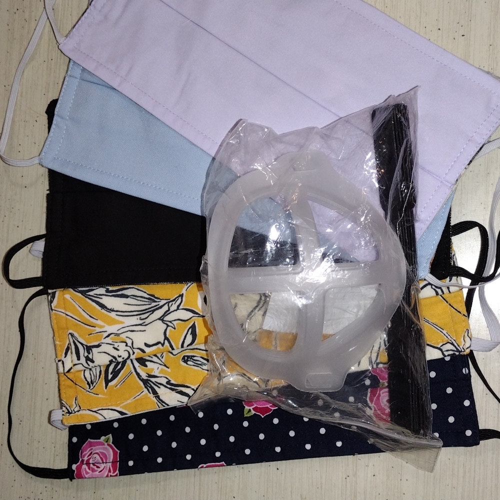 Face masks with mouth molds prevent facial pressure